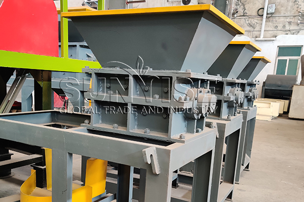 Appearance Of Double Shaft Machine